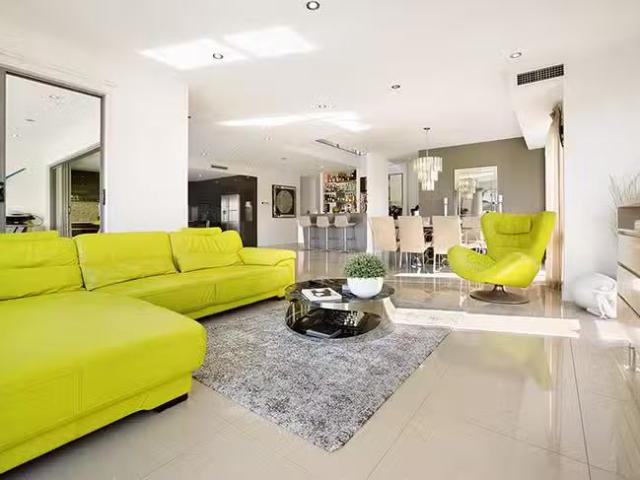 For Rent! 24 Merrimac Boulevard, Broadbeach Waters, QLD 4218