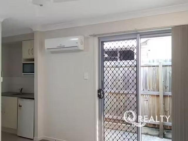 For Rent! 2/4 Burchill Street, Loganlea, QLD 4131