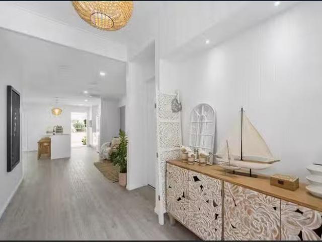 Cheap 2/4 Bourke Street, Blacks Beach, QLD 4740