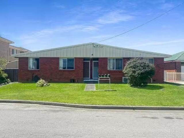 Nice 2/4 Clara Street, Belmont South, NSW 2280