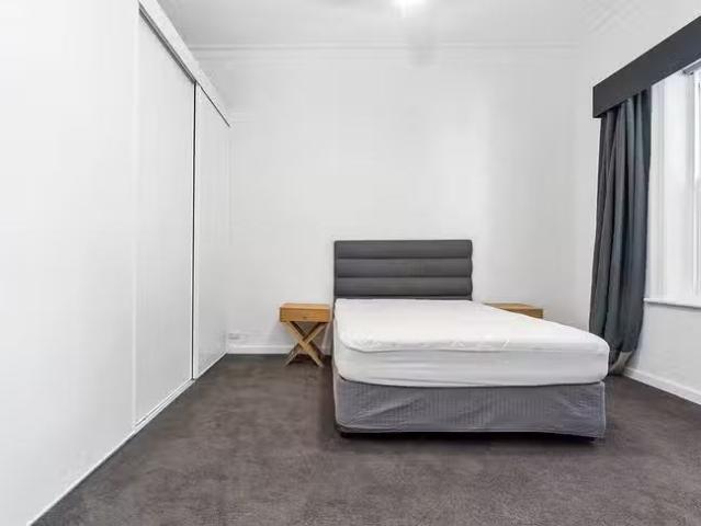 Deal! 24 Elizabeth Street, Croydon, SA 5008