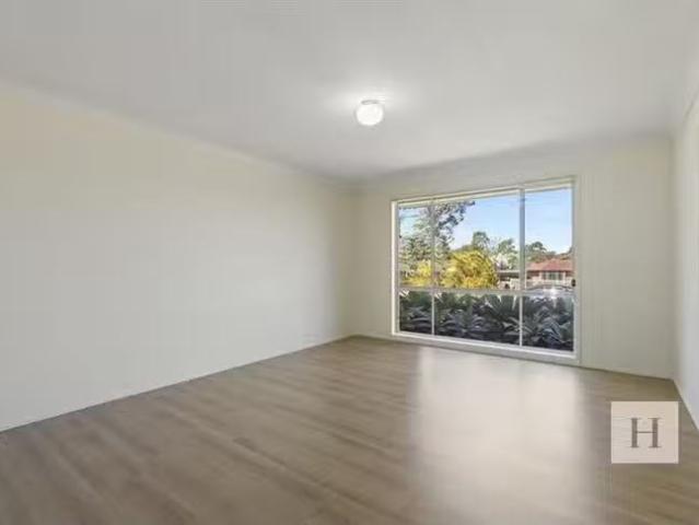 Unique 24 Hamlyn Road, Hamlyn Terrace, NSW 2259