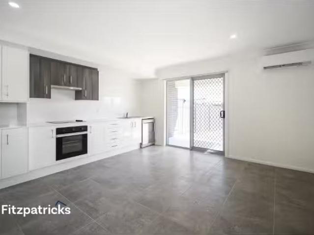 Charming 2/4 Lacebark Drive, Forest Hill Apartment for rent L.