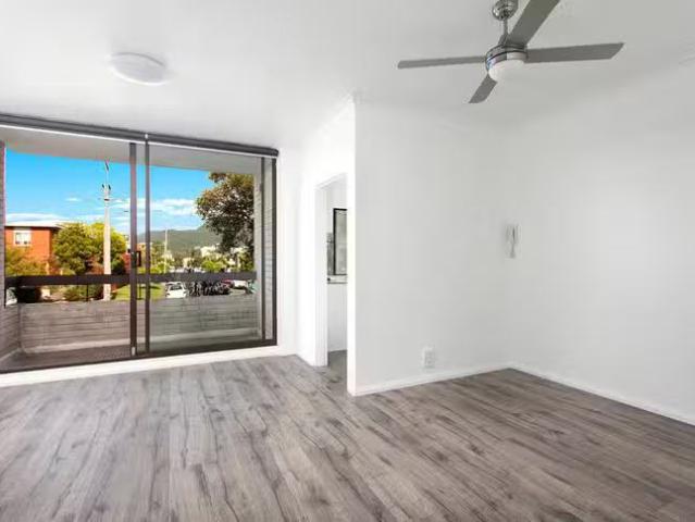 Charming 2/4 Pleasant Avenue, North Wollongong, NSW 2500