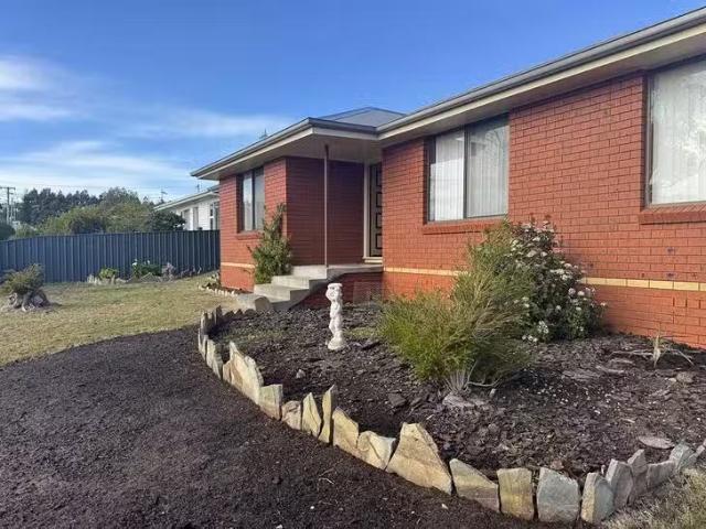 Unique 24 Roberts Street, Triabunna, TAS 7190