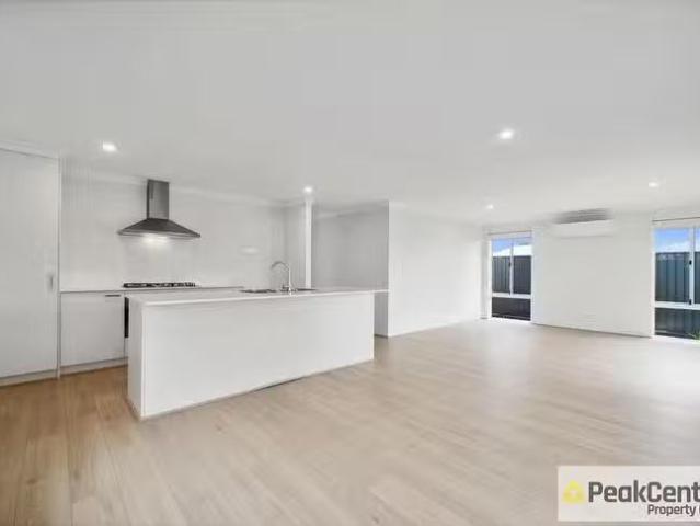 Deal! 24 Tanzanite Road, Byford, WA 6122