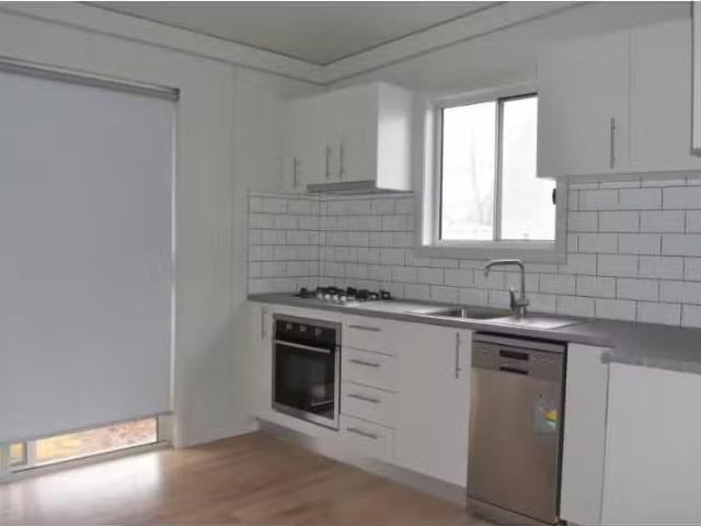 Cozy 24a Dermont Street, Hassall Grove House for rent Listed.