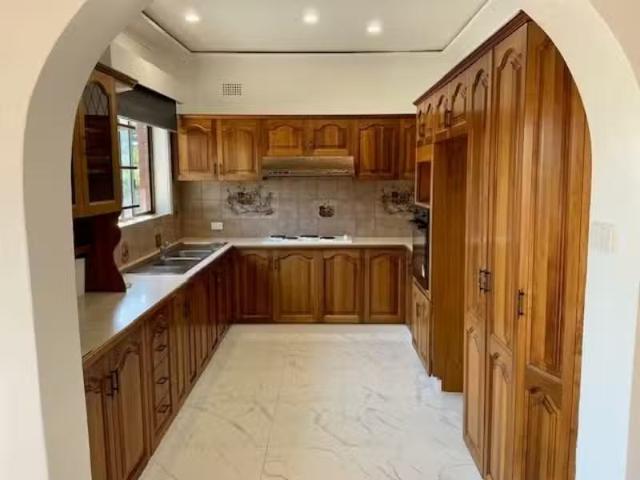 Nice 250 Warringah Road, Beacon Hill House for rent Listed by.