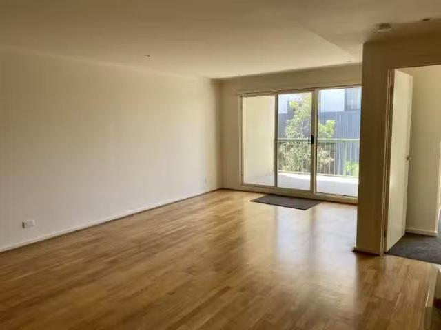 For Rent! 2/52 Wests Road, Maribyrnong VIC 3032