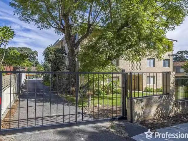 Just in! 2/57 Tenth Avenue, Inglewood, WA 6052