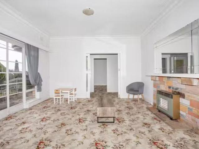 Deal! 257 Napier Street, Strathmore VIC 3041