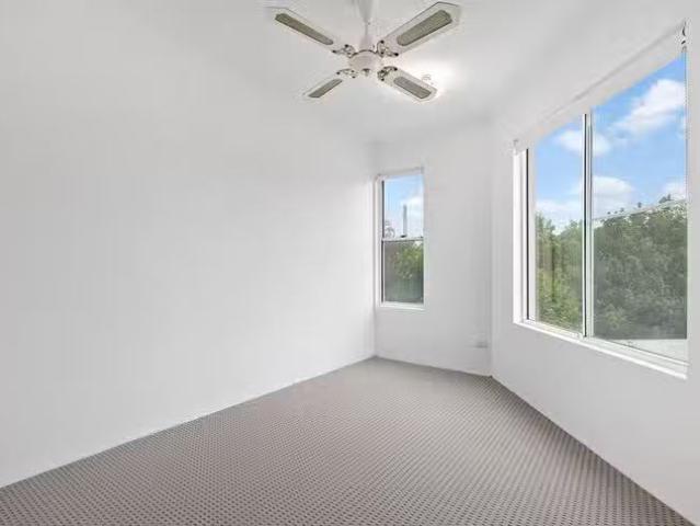 Rental! 2/57 Neerim Drive, Mooloolaba, QLD 4557