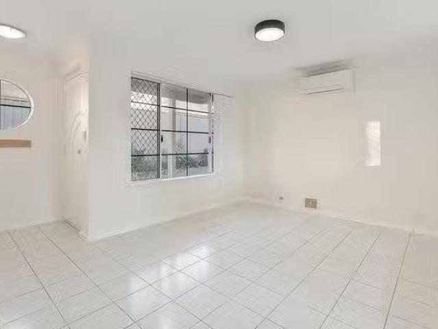 Deal! 2/5 Norman Street, Fremantle, WA 6160