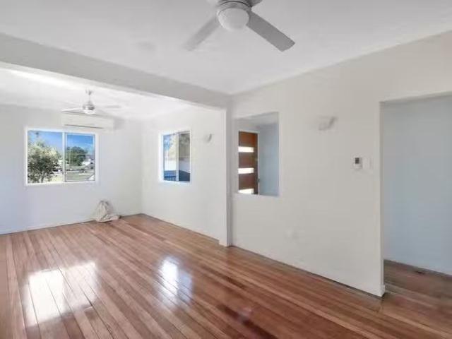 Unique 25 Oxley Station Road, Oxley, QLD 4075
