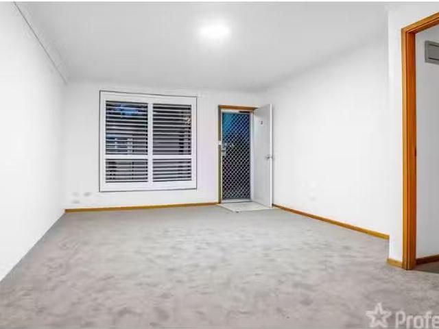 Charming 2/5 Baird Street, Tuncurry Apartment for rent Listed.