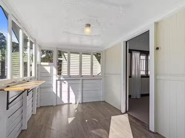 Unique 25 Flower Street, Woolloongabba, QLD 4102