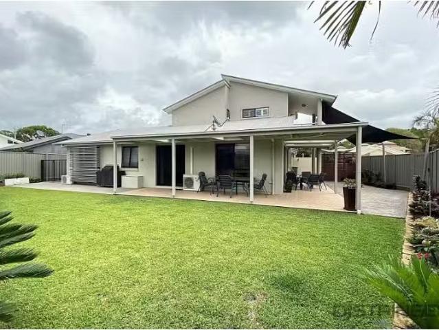 Unique 2/5 Gala Grove, Coolangatta Townhouse for rent Listed.