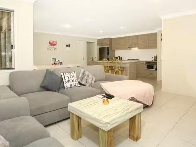 Cheap 25 Gidgee Court, Molendinar, QLD 4214