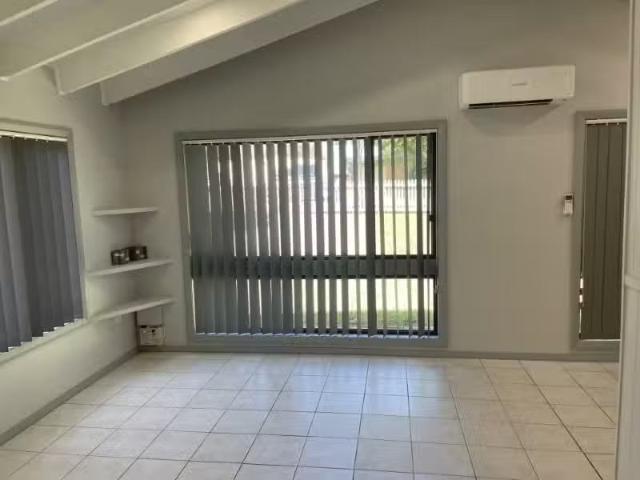 Cheap 25 Killarney Street, KILLARNEY VALE House for rent List.