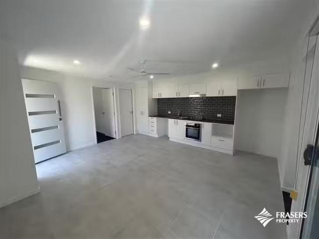 Just in! 2/5 Pansy Street, Ripley, QLD 4306