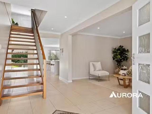 Just in! 25 Whitby Place, Thornlands, QLD 4164