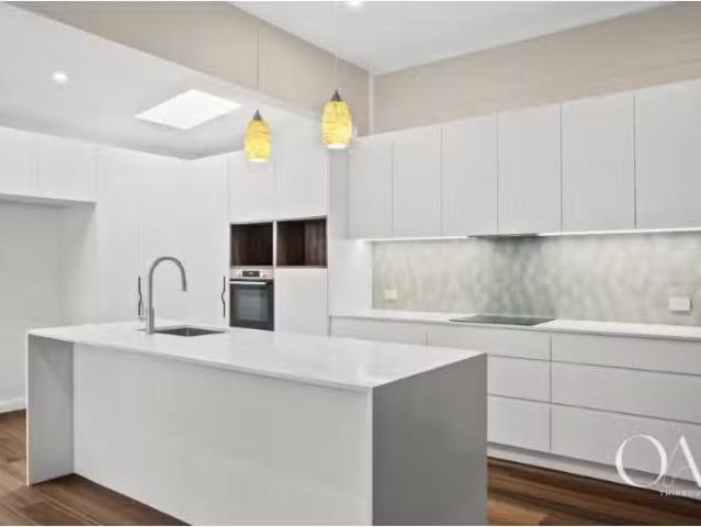 Unique 261 Lawrence Hargrave Drive, Thirroul House for rent L.