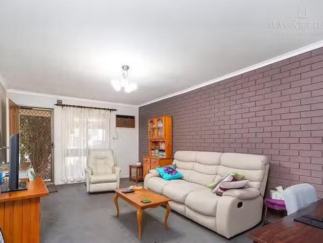 Cozy 2/66 Inglis Street, Lake Albert, NSW 2650