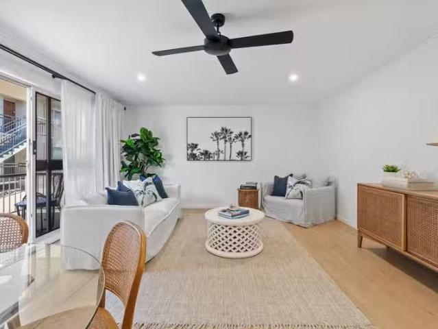 For Rent! 2/66 Marine Parade, Miami, QLD 4220 Apartment for.