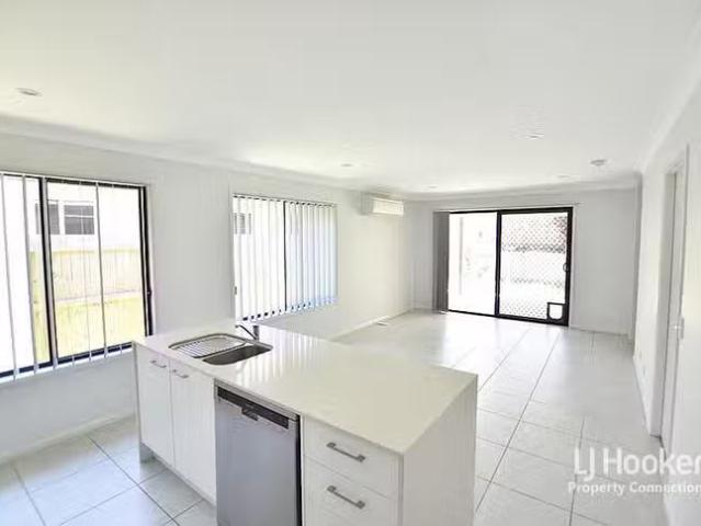 Cozy 26 Mapleton Drive, North Lakes, QLD 4509
