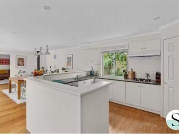 Cozy 26 Oceanside Drive, Caves Beach House for rent Listed by.
