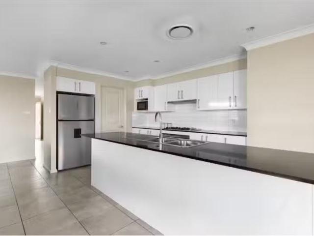 Cozy 26 Garton Road, Spring Farm House for rent Listed by Jes.