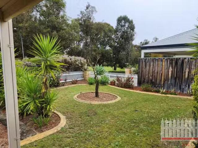 Cheap 26 Halpin Circle, Ellenbrook, WA 6069