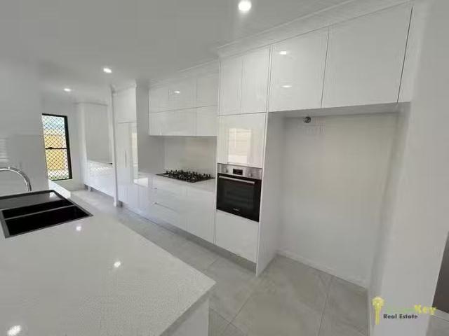 Deal! 26 Pallarenda Chase, Mount Peter, QLD 4869