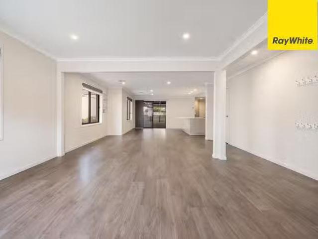 Unique 26B Roughsey Place, Conder, ACT 2906