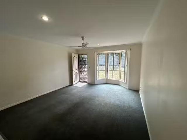 Nice 2/71 Ann Street, South Gladstone, QLD 4680