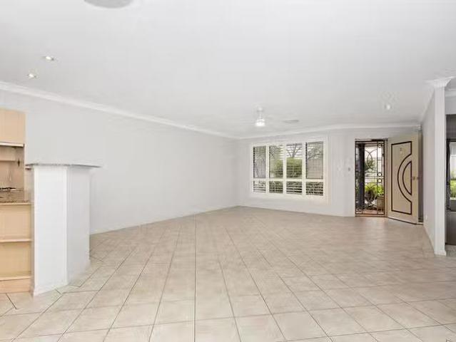 Unique 2/76 Albert Street, Warners Bay, NSW 2282