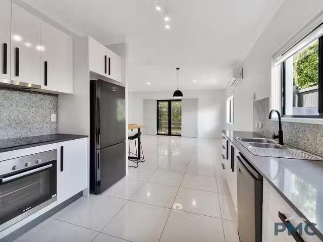 Deal! 2/76 Forest Street, Moorooka, QLD 4105