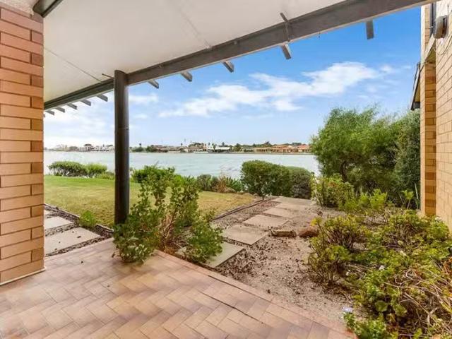 Just in! 2/78 Military Road, Tennyson, SA 5022