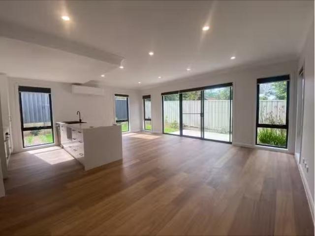 Nice 2/79 Albatross Road, WEST NOWRA House for rent Listed by.