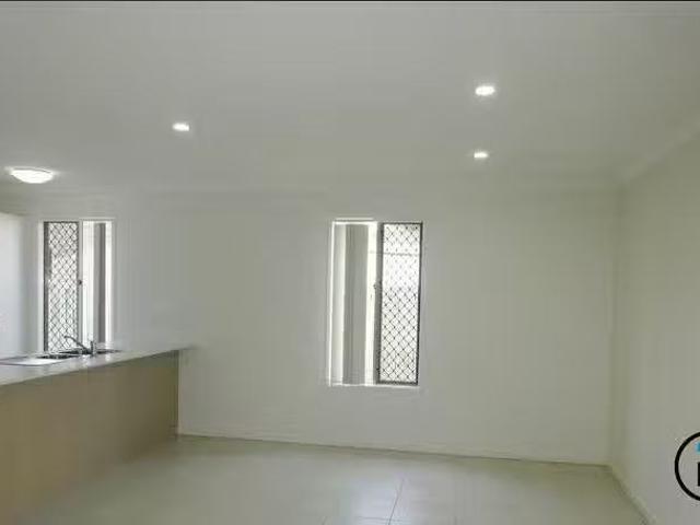 Nice 2/79 Haig Road, Loganlea, QLD 4131