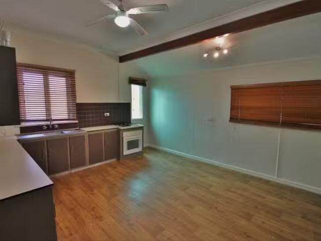 Cheap 27 Macklin Street, Holland Park, QLD 4121