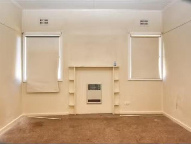 Unique 27 Moresby Street, ORANGE House for rent Listed by Bel.