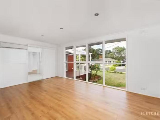 Unique 27 Bendoran Crescent, Bundoora VIC 3083 House Auction
