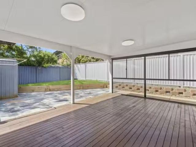 For Rent! 2/7 Brookside Road, Labrador, QLD 4215