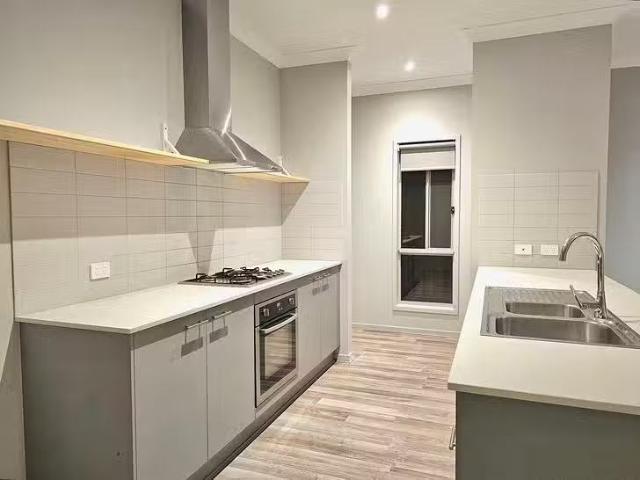 Just in! 27 Covella Boulevard, Greenbank, QLD 4124