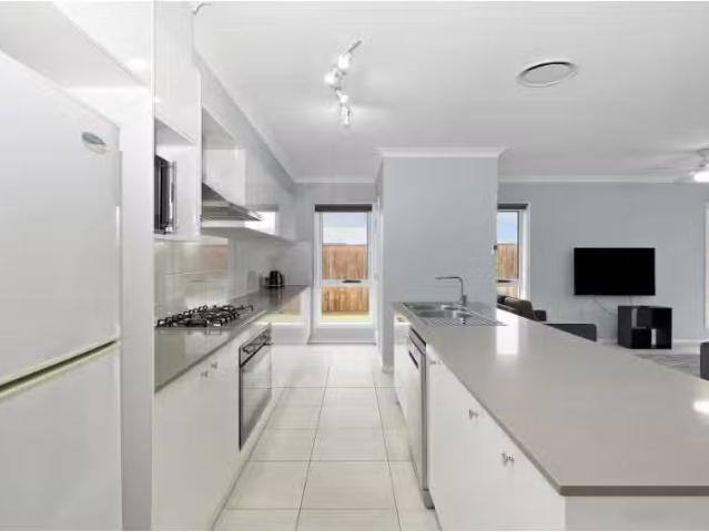 Deal! 27 Gregory Road, Lochinvar House for rent Listed by Nat.