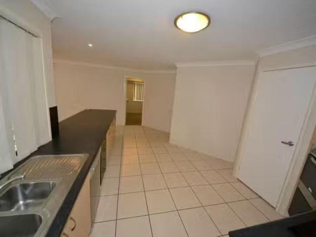 Unique 27 Sunrise Crescent, Gracemere, QLD 4702