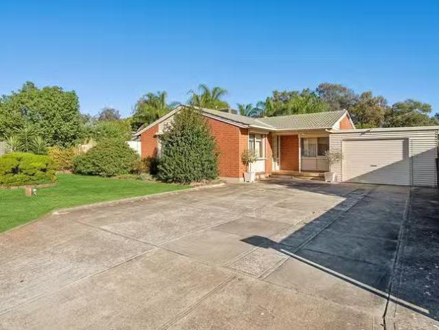 Deal! 27 Wandora Crescent, Salisbury Park, SA 5109