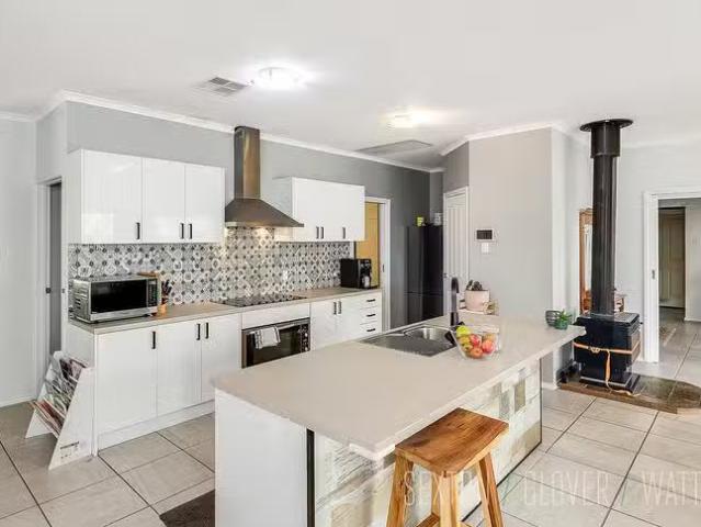 Cozy 27 Wellow Crescent, Mount Barker, SA 5251