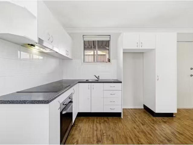For Rent! 27A Lookout Drive, Mount Pritchard House for rent L.